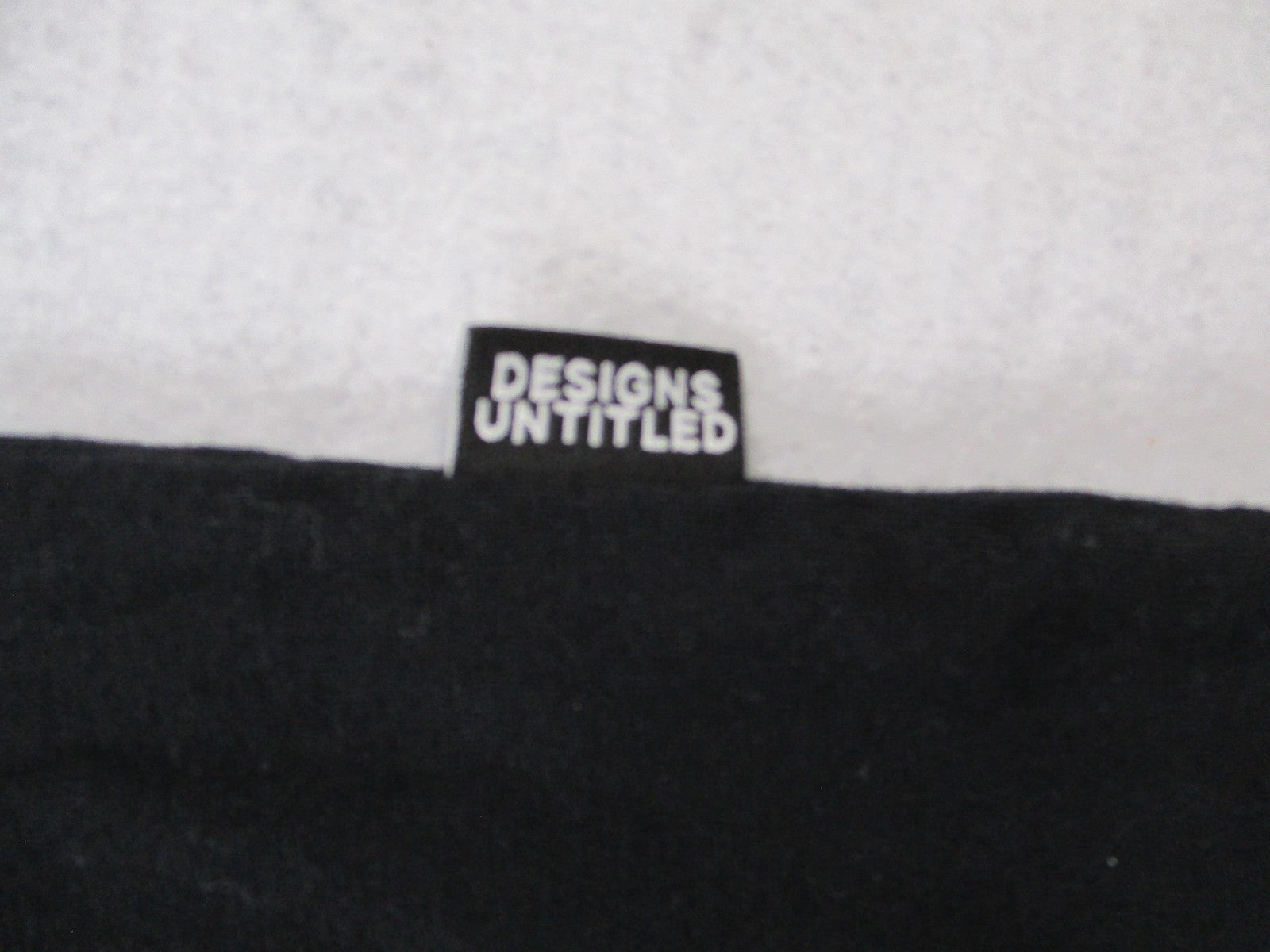 Designs Untitled Untitled TV Surf Car Photo Graphic Tee Black Mens L Used 15723