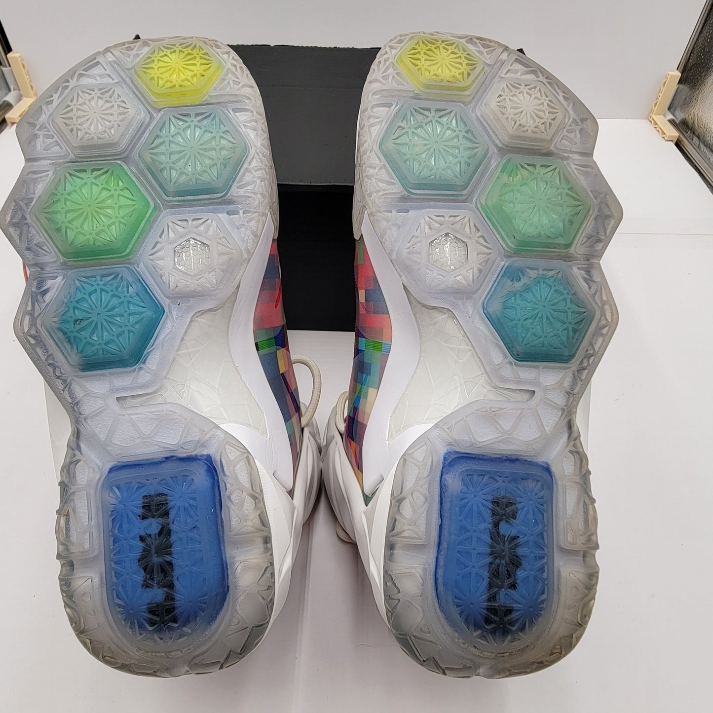 Nike LeBron 12 Ext 'Prism' Sz 7.5 748861900