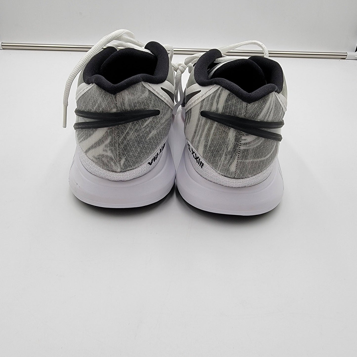 Nike Kyrie 8 'White/Black' Sz 11.5 DJ6017-101