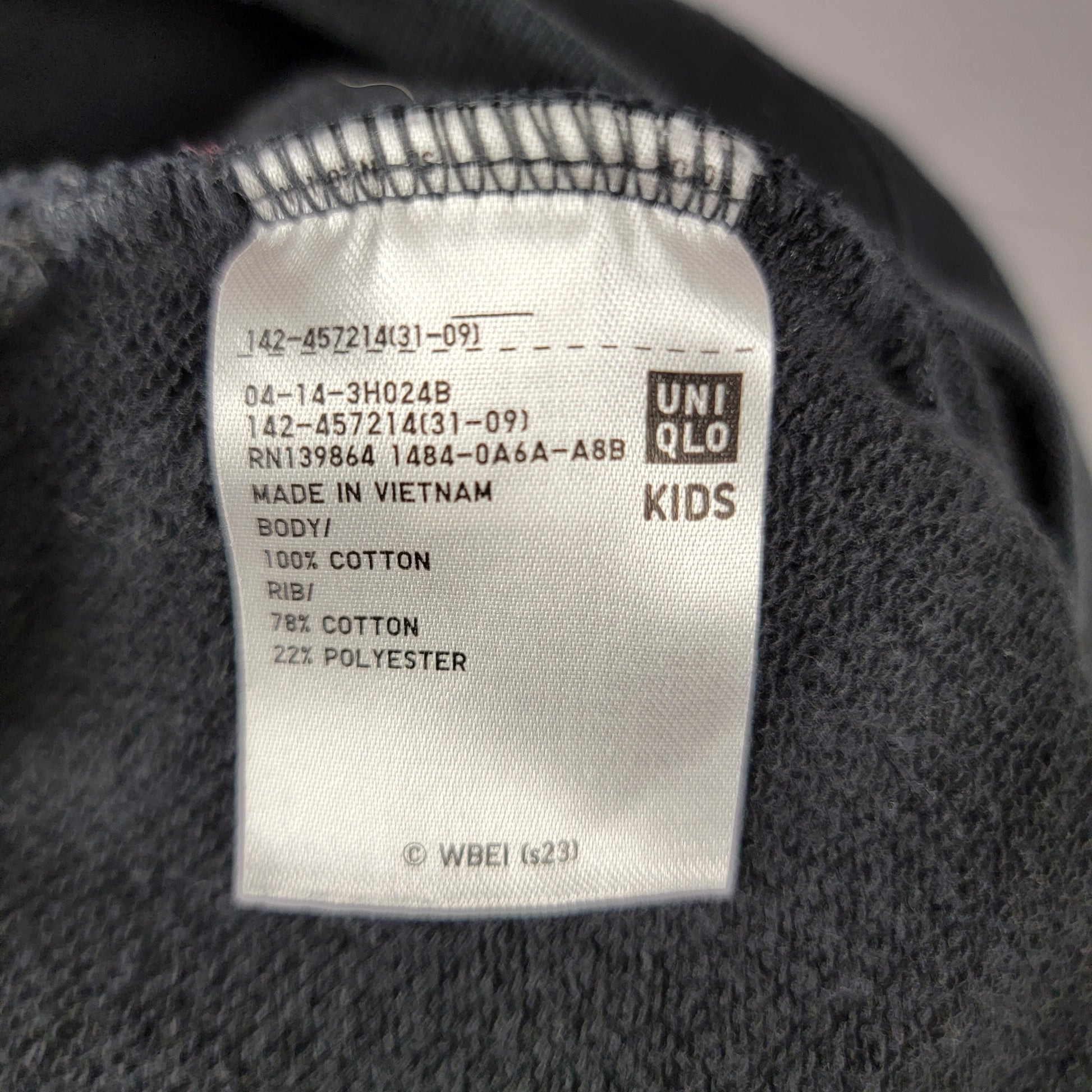 Uniqlo UT x Warner Bros Looney Tunes Kids Hoodie Size 11-12 Black Preowned (44)6