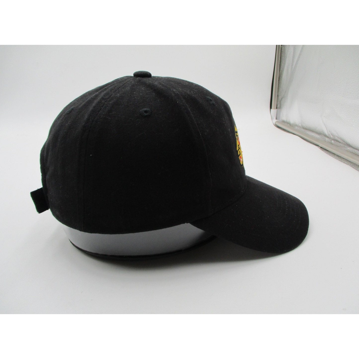 Chicago Blackhawks Hat Cap Strap Back One Size Black Nhl Hockey Fan Favorite