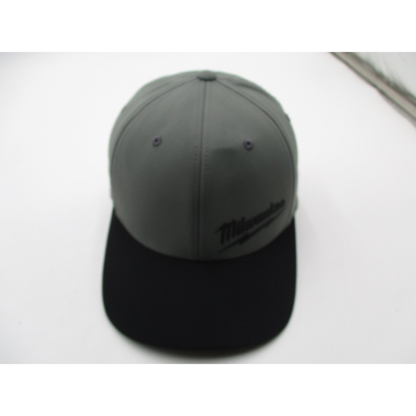 Milwaukee Hat Cap Baseball Fitted Mens Medium Gray Black Workskin Flexfit