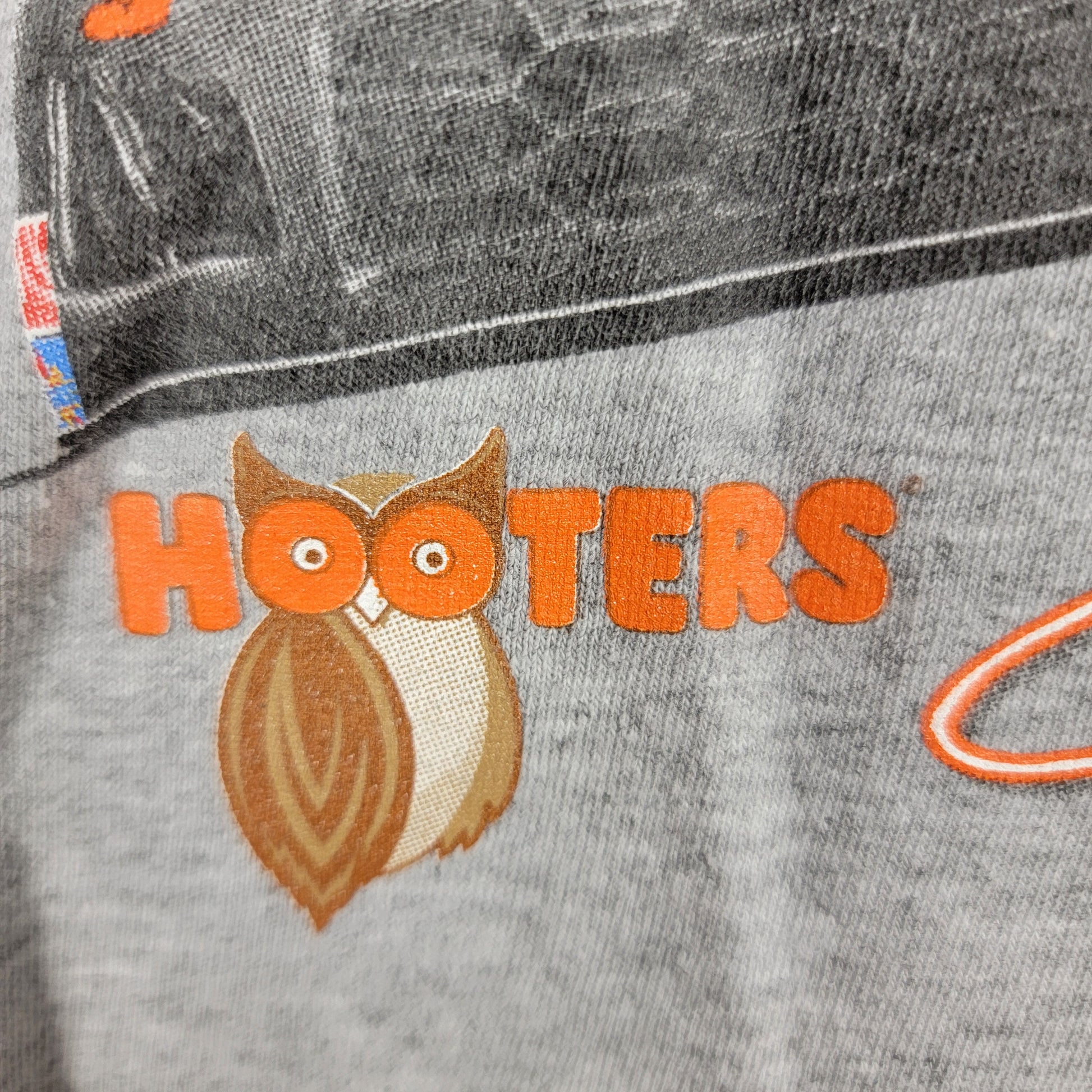 Hendrick Motorsports Chase Elliott 9 Hooters NASCAR Shirt Medium M Gray Women3