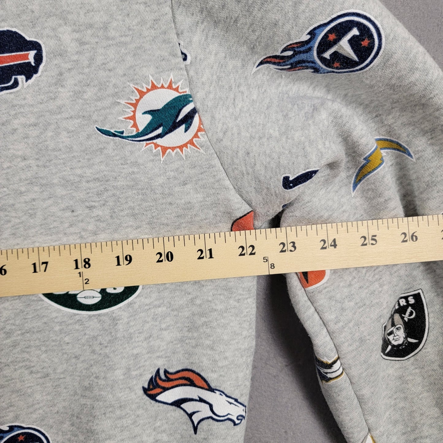 H&M x NFL All Over Print Pullover Hoodie All Teams Mens Large Gray Preowned 311