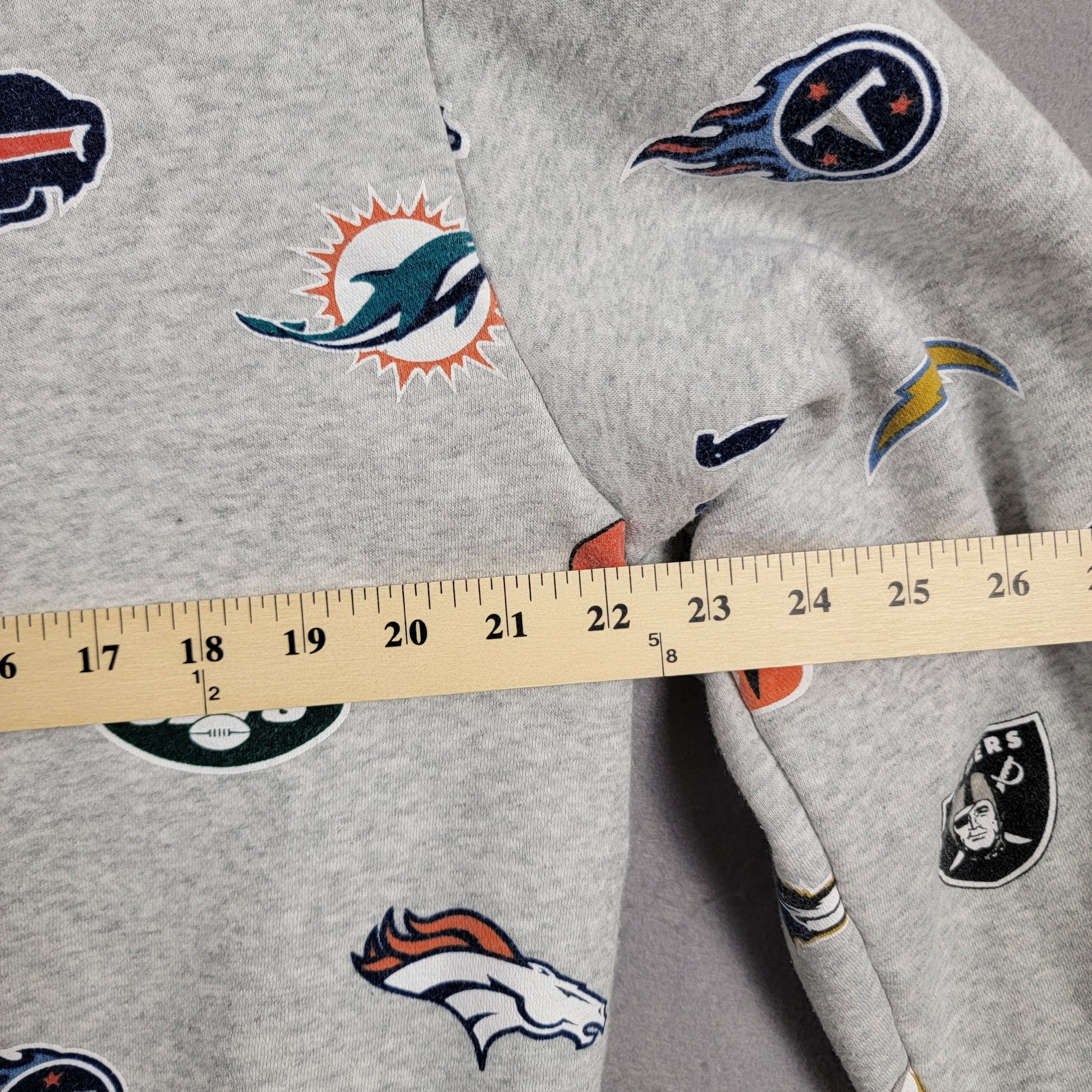 H&M x NFL All Over Print Pullover Hoodie All Teams Mens Large Gray Preowned 3118