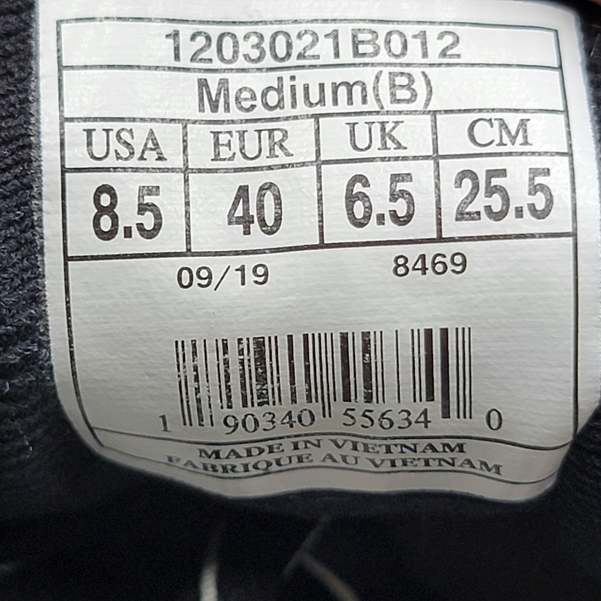 Brooks Revel 3 Womens 8.5 Running Shoe Black White Used *HEEL DAMAGE* 024311