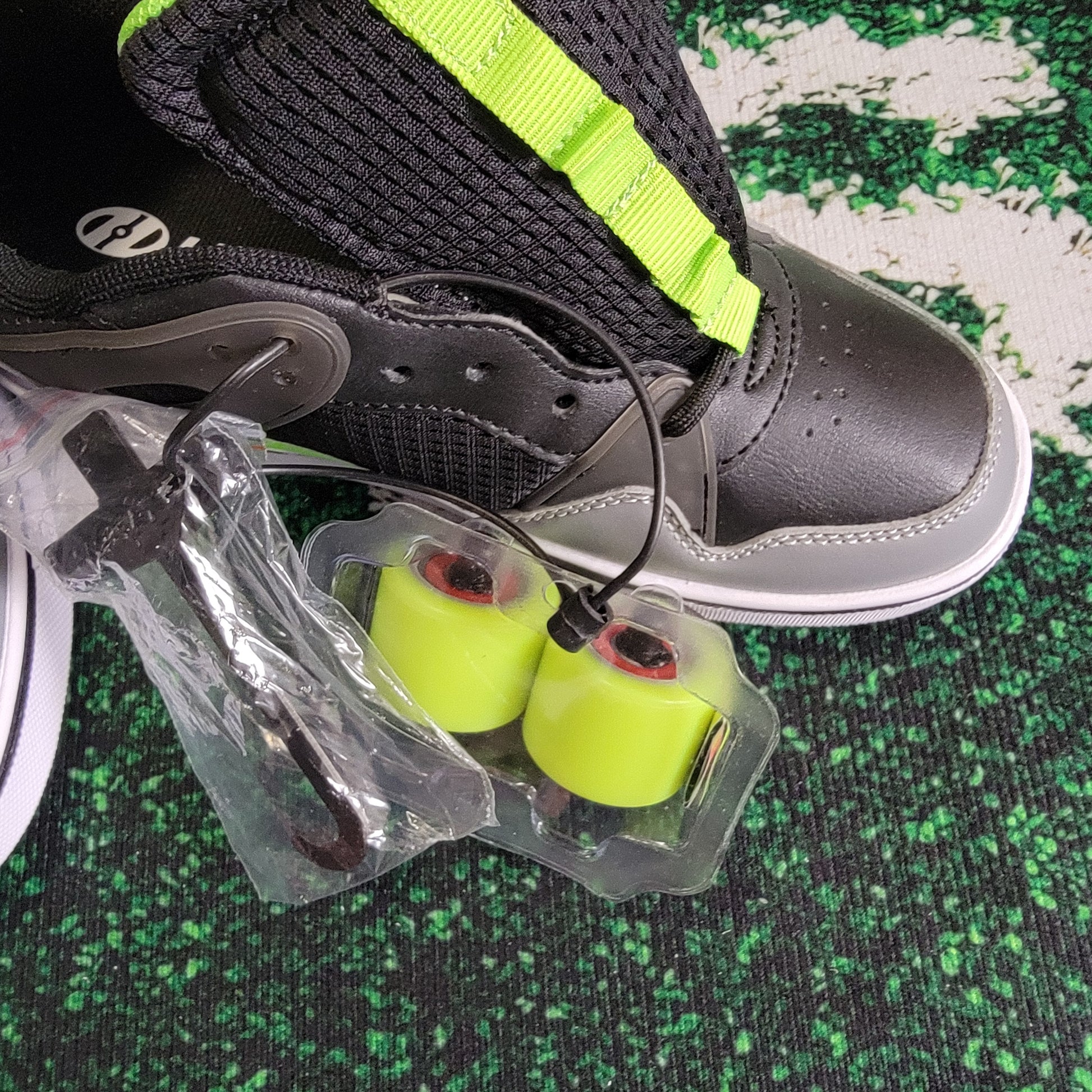 Original Authentic Heelys Gray/Green Sz 3 Youth New in Box5