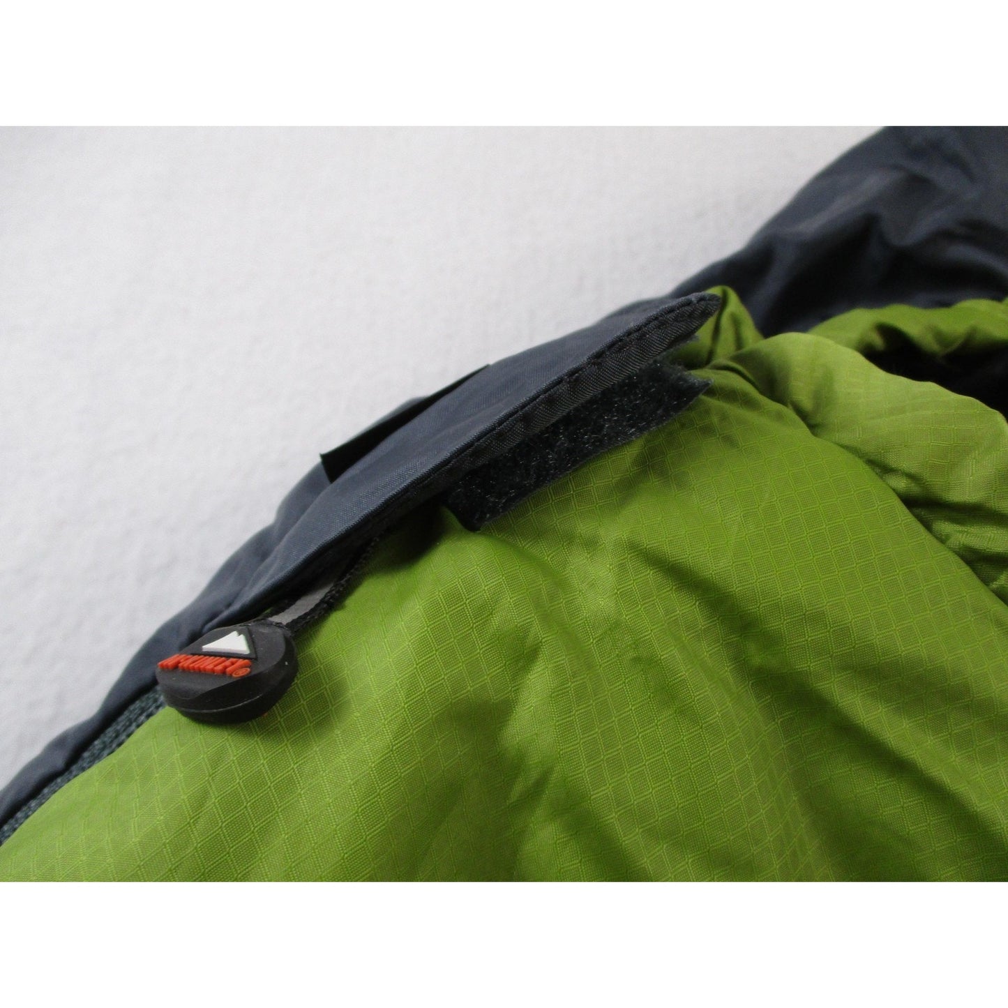Mckinley Discovery Light Sleeping Bag Large Thermolite Synthetic Green Camping