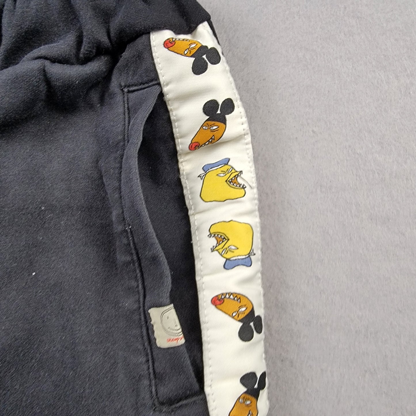 Octopus-Me Kids Black Jogger Sweatpants Size M Cartoon Side Stripe Preowned3