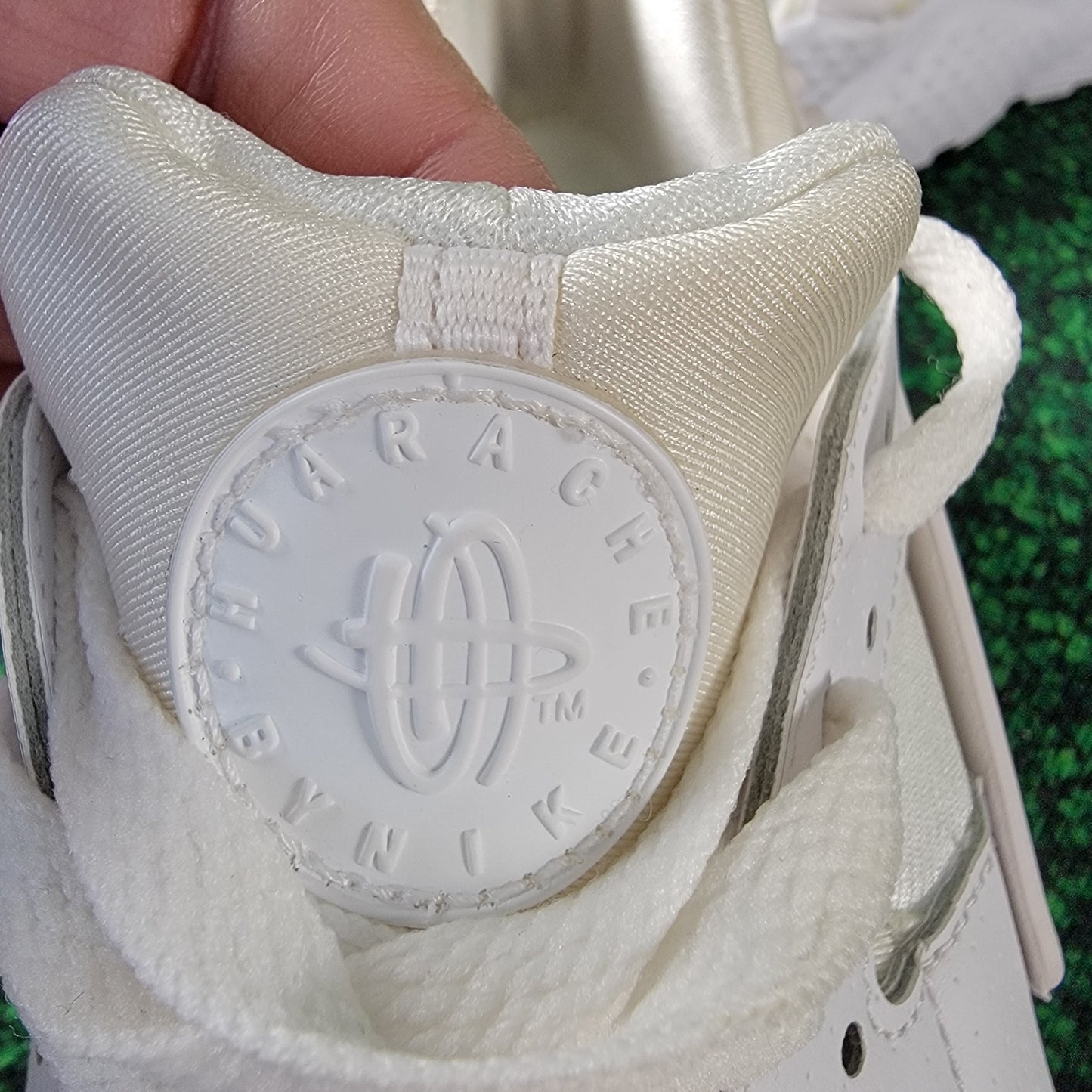 Nike Huarache Run (GS) White/Platinum Sz 6.5Y 654275-110