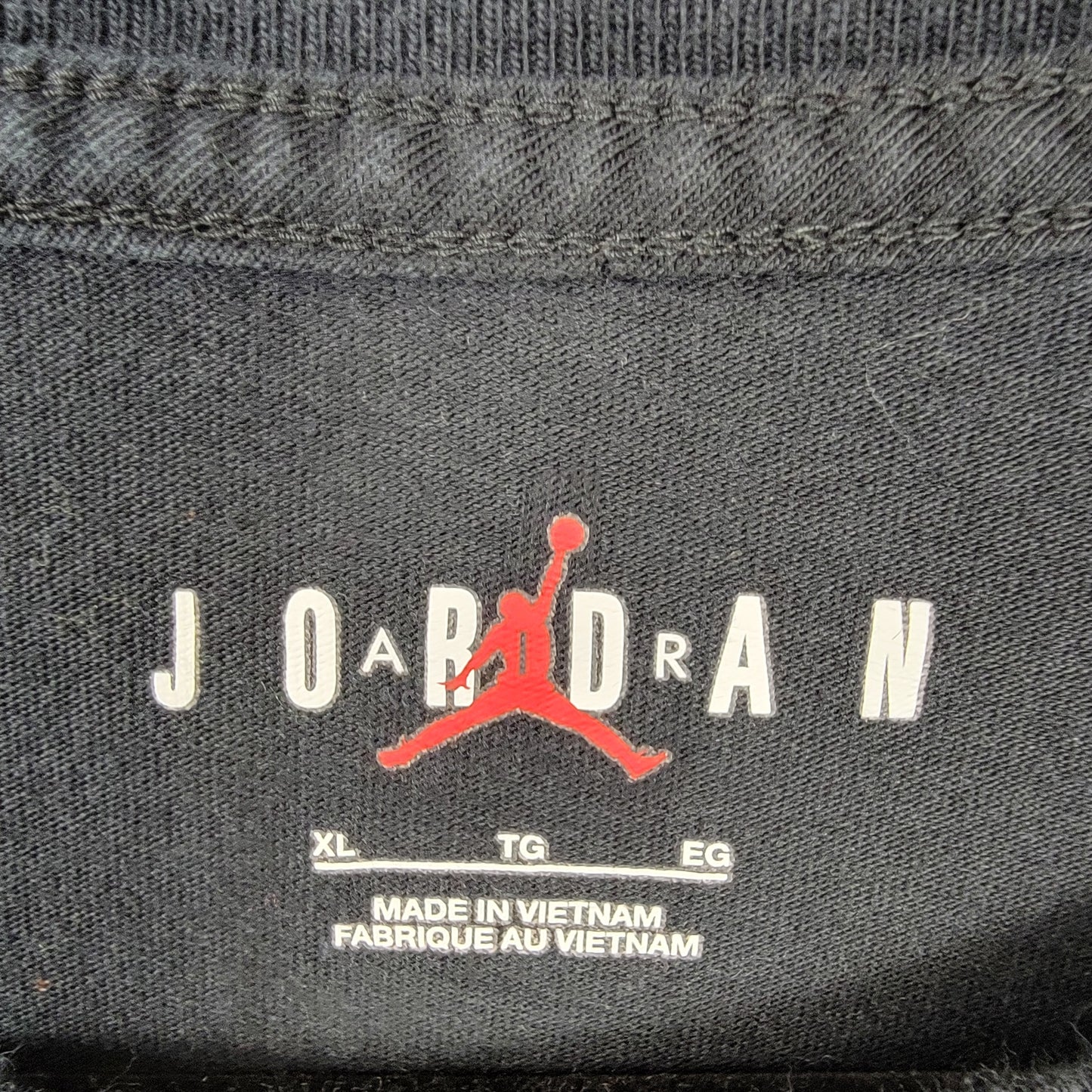Michael Jordan t-shirt. It had to be the shoes. Black, size XL. Pre-owned. 4204