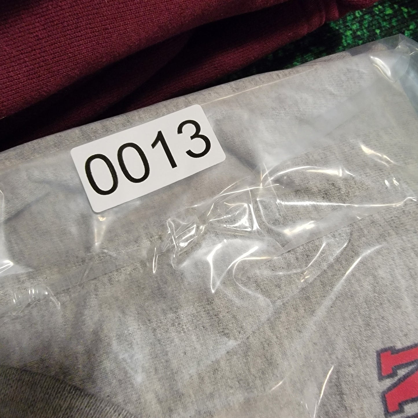 Nike Team Boston Red Sox T-Shirt Youth Size L (12-14) Gray